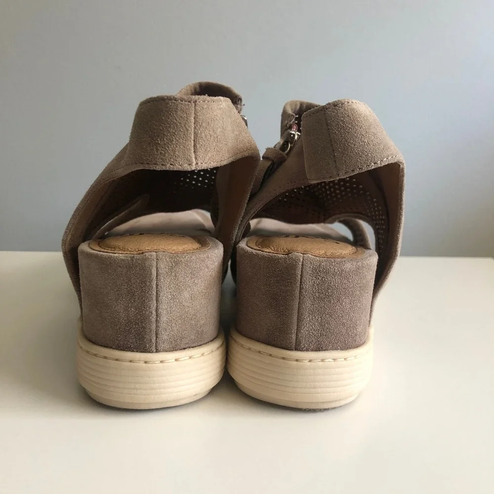 Sofft Womens Shandi Caged Zip Slingback Wedge Sandal Size 9.5M Tan‎ Mauve Summer